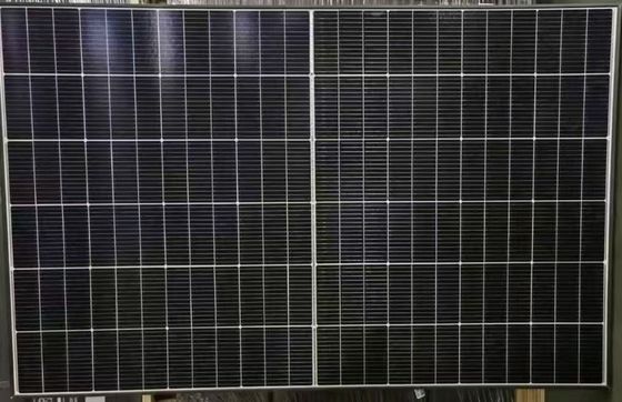 65.7 x 39.4 x 1.4 pouces panneaux solaires avec 130lm / W lumens